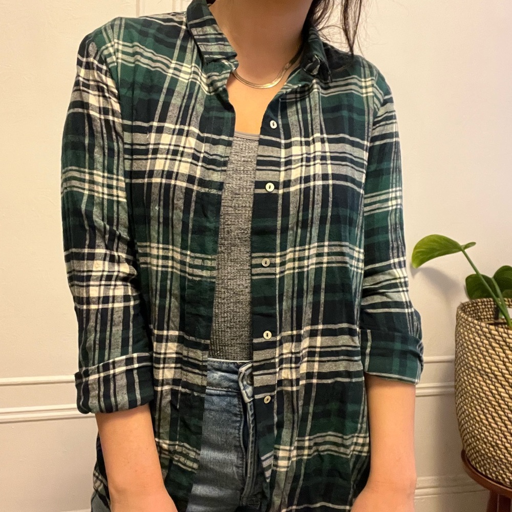 H&M Green Flannel Button Down Size 6